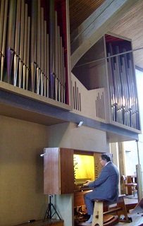 Foto vom Orgelspiel in St. Thomas in Augsburg