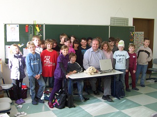 Foto vom Besuch bei der Klasse 3a in der Grundschule in Herbertshofen