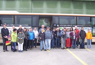 Gruppenfoto vom Autofahren f&uuml;r Blinde