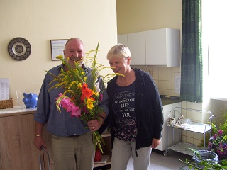 Foto vom Blumenbinden am Stammtisch in N&ouml;rdlingen