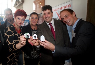 Foto vom Besuch von Dr. Kiefer am Stand