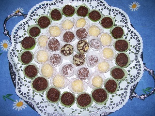Foto der 4 Sorten Rumkugeln