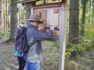 Foto von der &Uuml;berpr&uuml;fung der taktilen Beschreibung