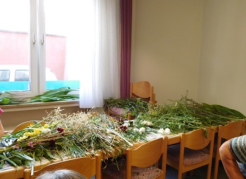 Foto von Blumen und Zweigen f&uuml;rs Binden