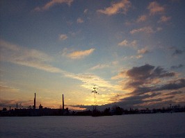 Foto vom Schnee und Abendhimmel