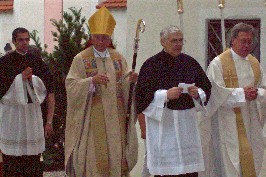 Foto von der Dekanatswallfahrt mit Bischof Mixa