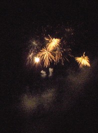 Foto von einem Sprühregen bei einem der Feuerwerke