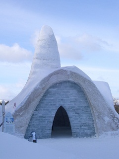 Foto der Schneekirche im Bayerischen Wald